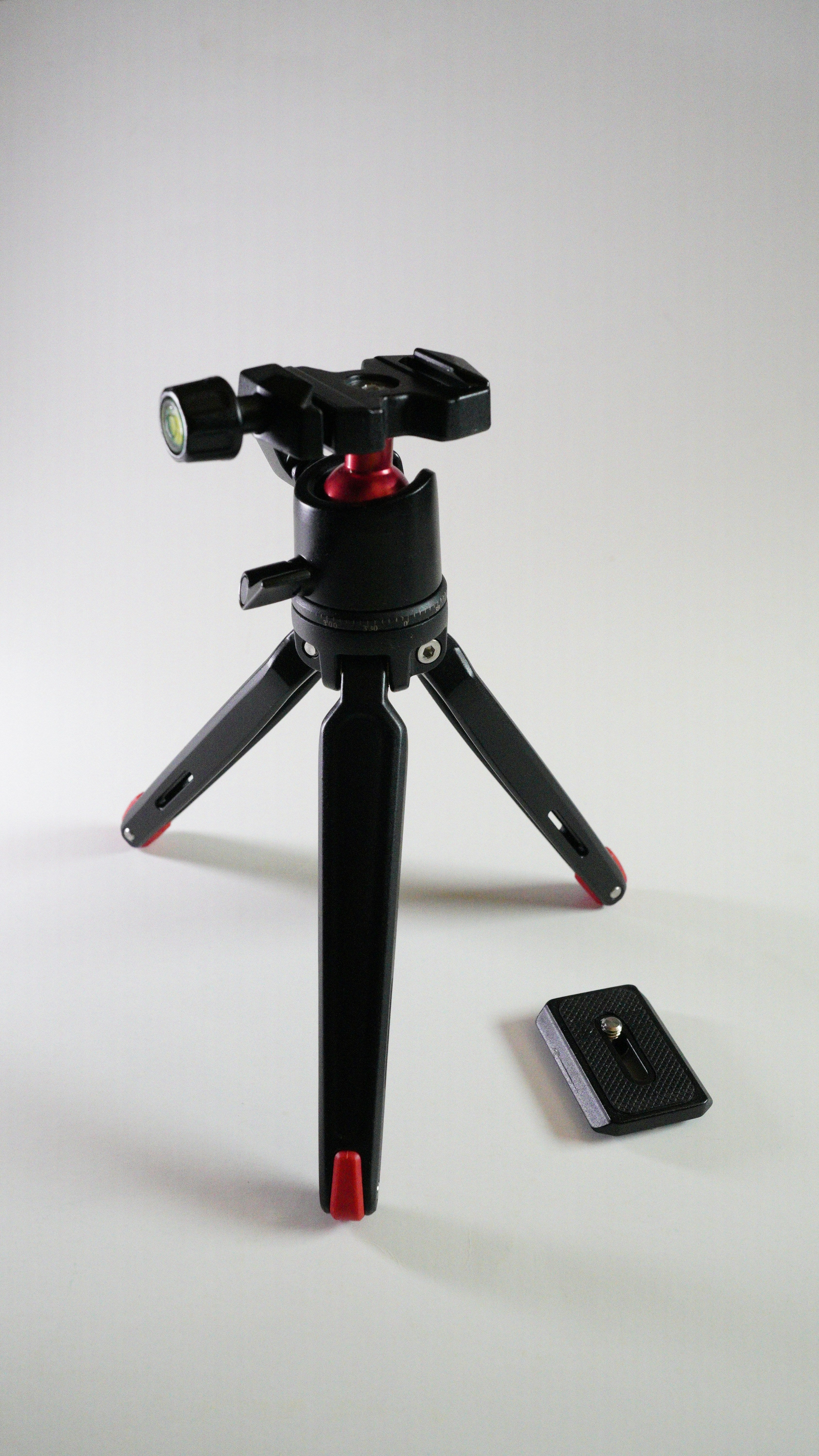 Tripods & Stabilizers Guide: Achieving Sharp Photos and Smooth Videos