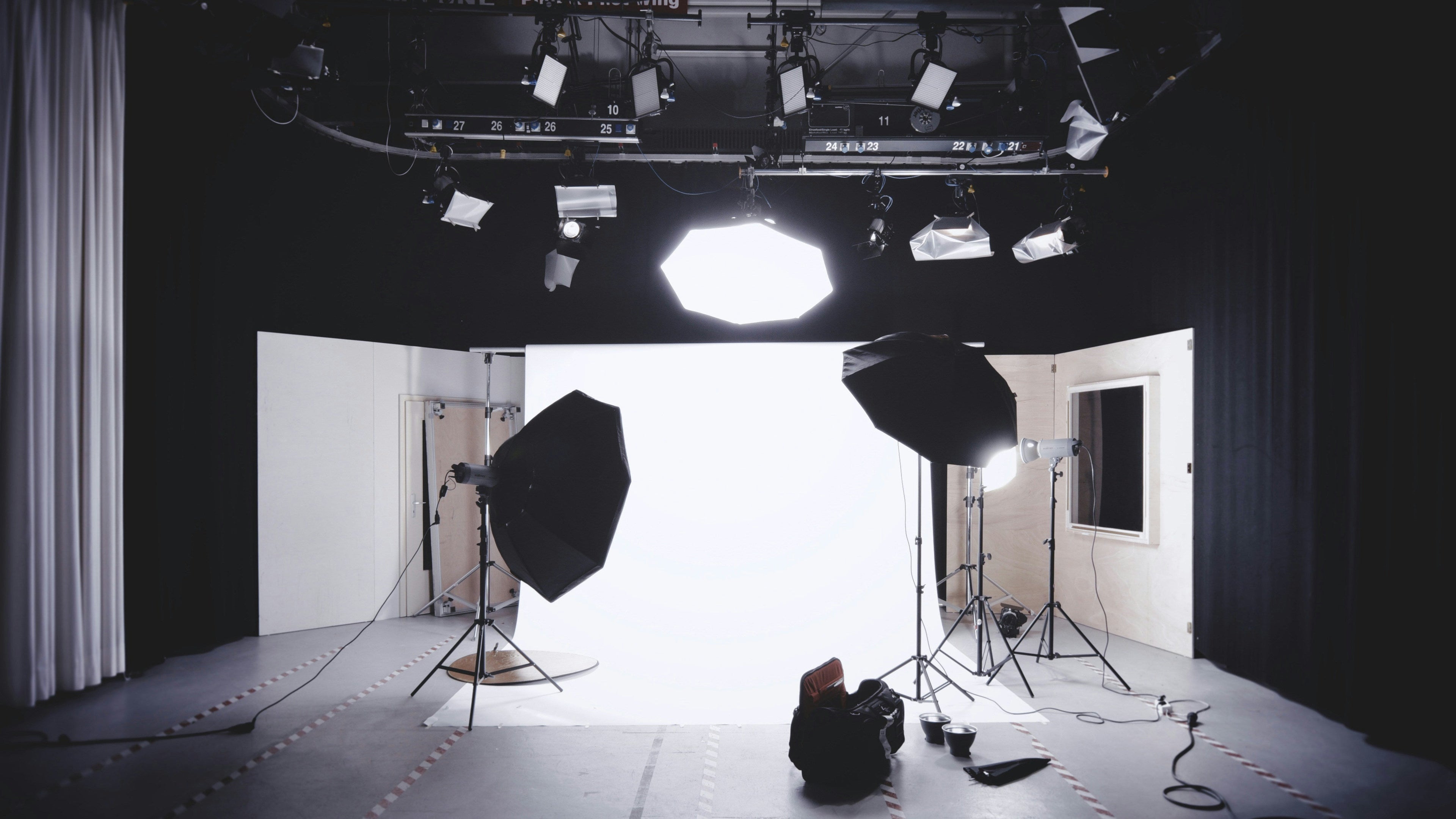 Photography Lighting Guide: Best Lighting Gear for Professional Results