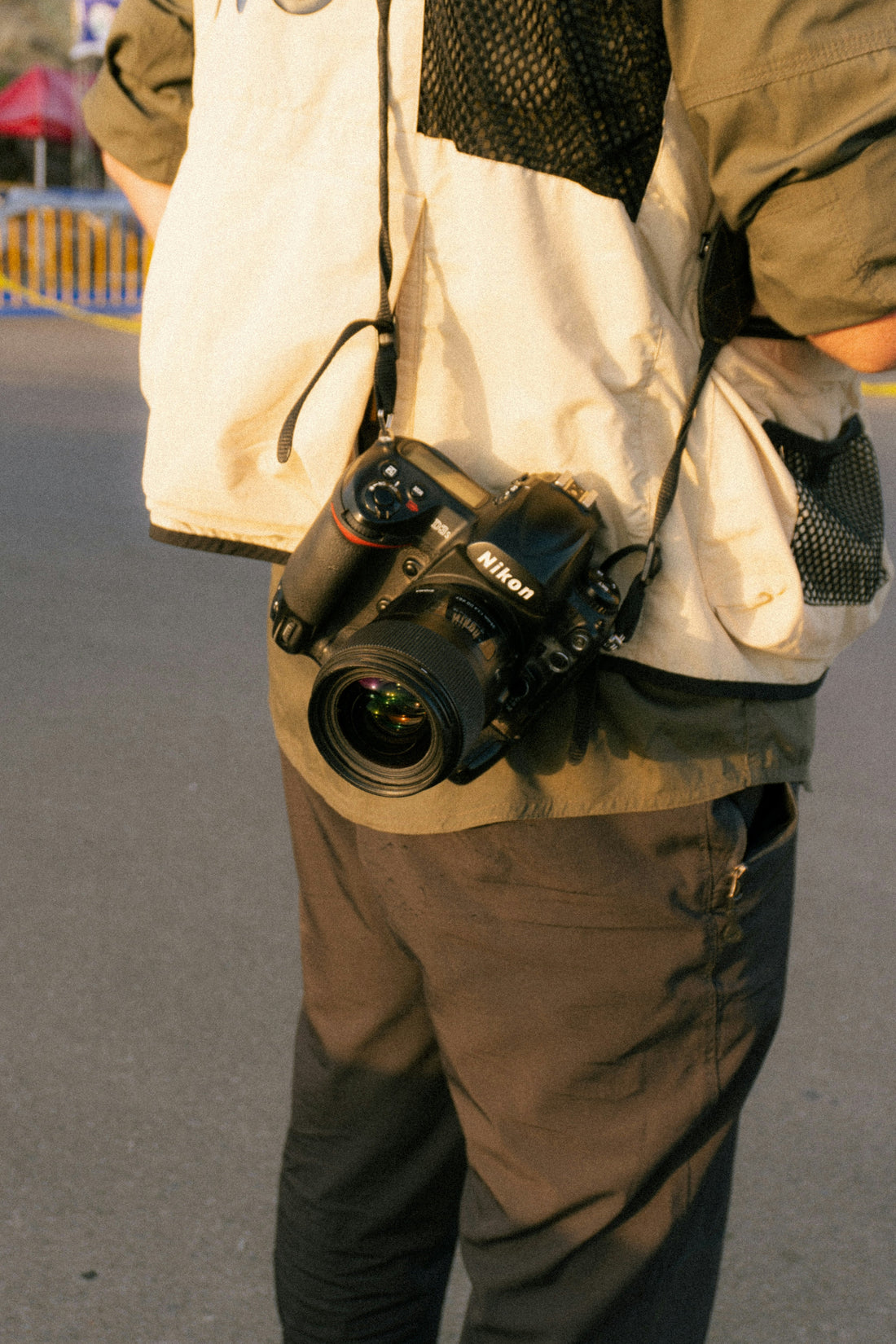 Secure the Moment: Ergonomic Camera Straps for All-Day Shooting