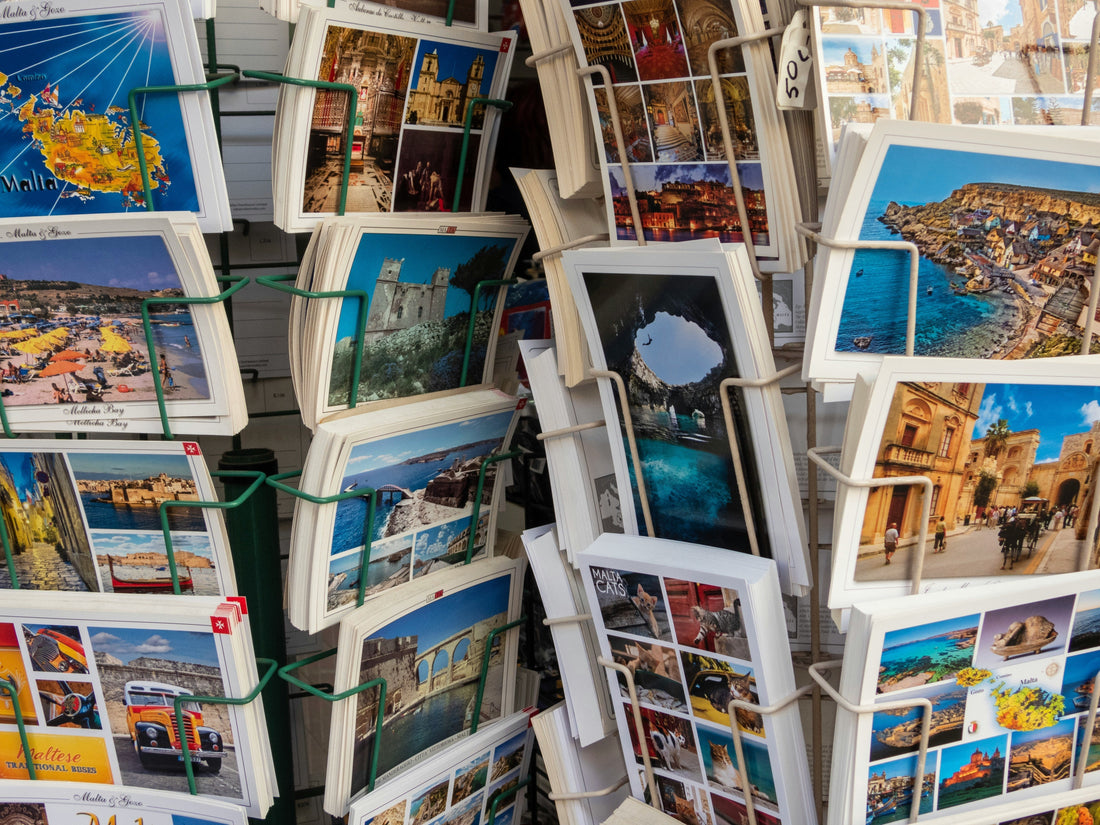 Beyond the Sensor: The Psychology of the Physical Photo Stand