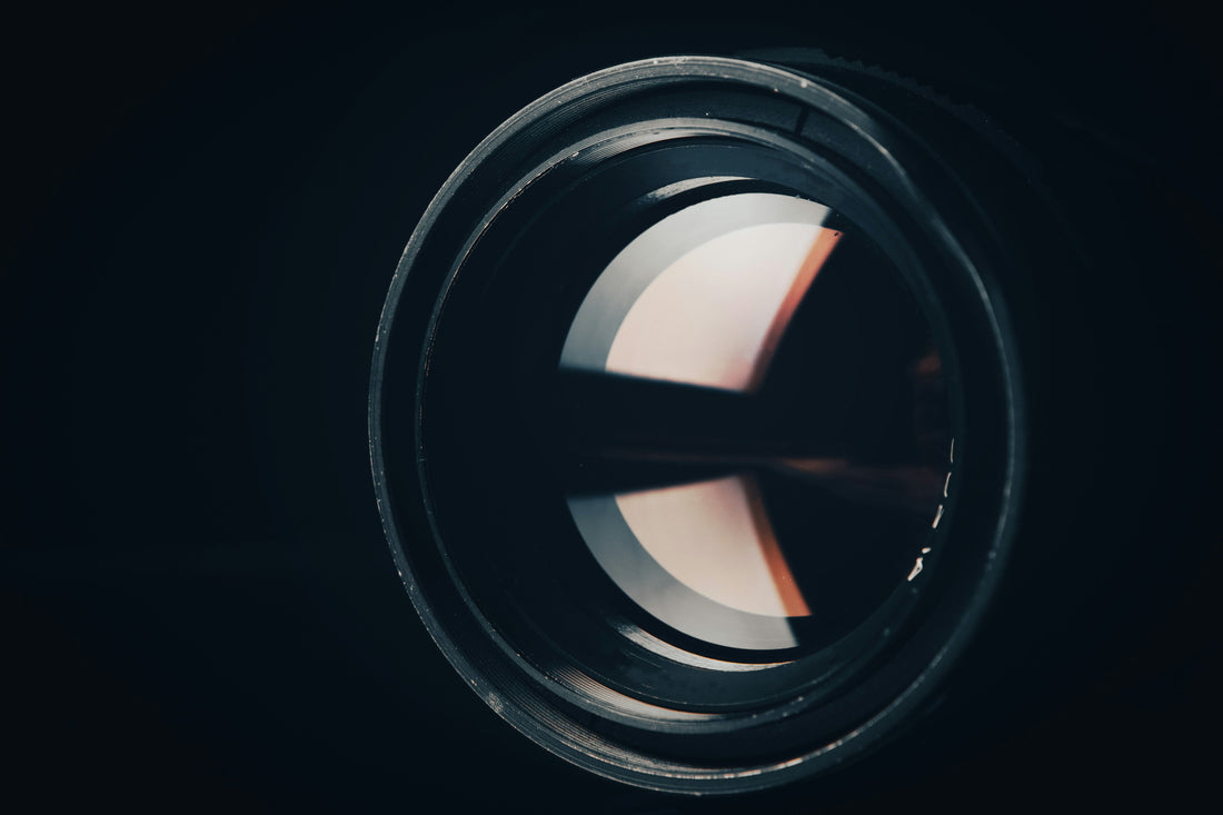 Why Your Home Cafe Photos Look Dull: The Secret of Light Control