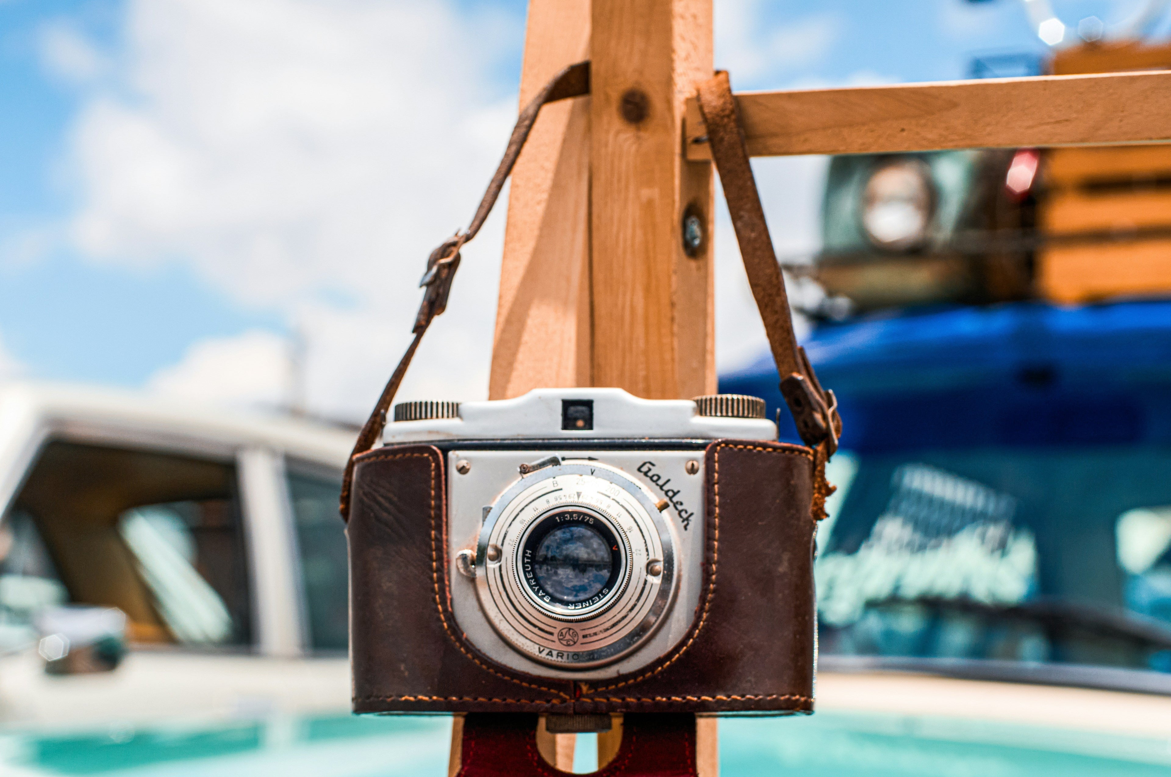 Best Camera Straps for Outdoor Photography: Comfort and Security