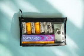 Moment Clear Reusable Travel Film Pouch (1L) - Waterresistant to Carry 35mm and 120 film.