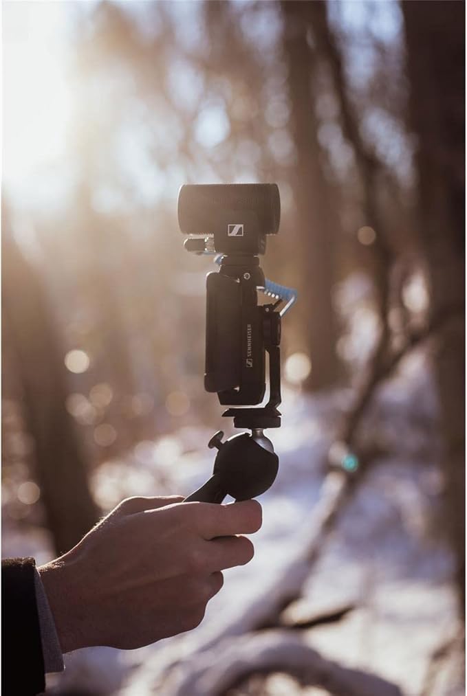 Sennheiser Pro Audio Sennheiser Professional MKE 200 + Mobile Kit, Directional On-Camera Microphone with Smartphone Clamp & Manfrotto PIXI Mini Tripod, 509256, Black