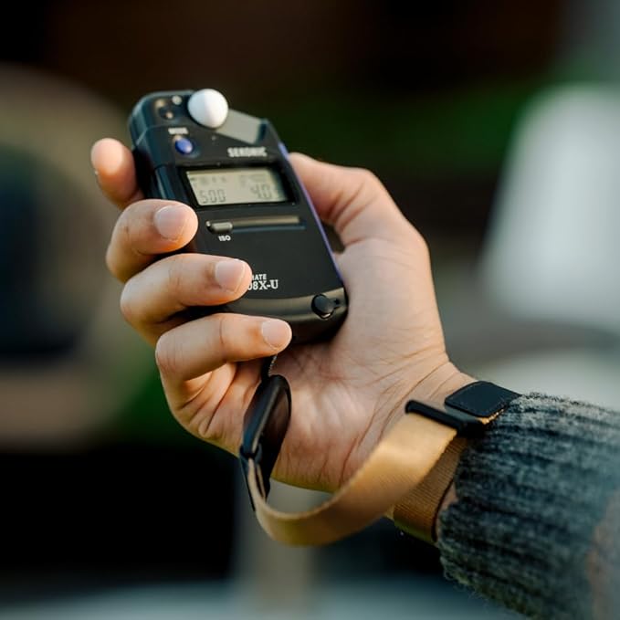 Peak Design Cuff Camera Wrist Strap, Compatible with DSLR, Compact and Point-and-Shoot Cameras, Low Profile, Quick Release
