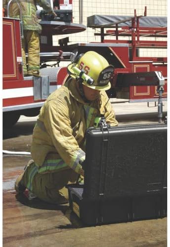 Pelican 1560 Case With Foam (Black)