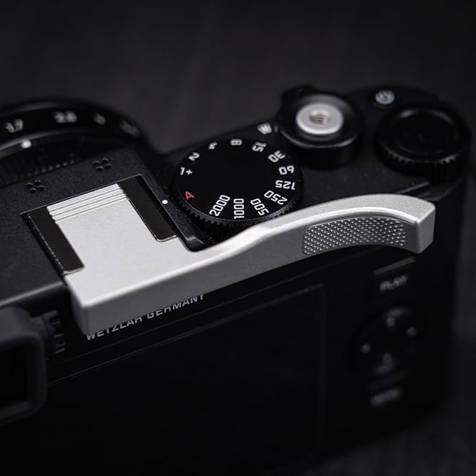 Metal Thumb Up Grip for Leica D-LUX8 DLUX8 Camera, Hot Shoe Thumb Rest Support Grip ，Exclusive Vintage Anti-Slip Pattern, Enhance The camera's Grip Feel (Silver)