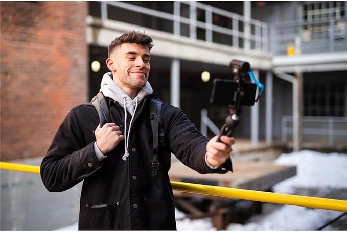 Sennheiser Pro Audio Sennheiser Professional MKE 200 + Mobile Kit, Directional On-Camera Microphone with Smartphone Clamp & Manfrotto PIXI Mini Tripod, 509256, Black