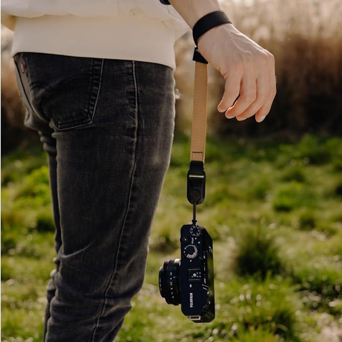 Peak Design Cuff Camera Wrist Strap, Compatible with DSLR, Compact and Point-and-Shoot Cameras, Low Profile, Quick Release