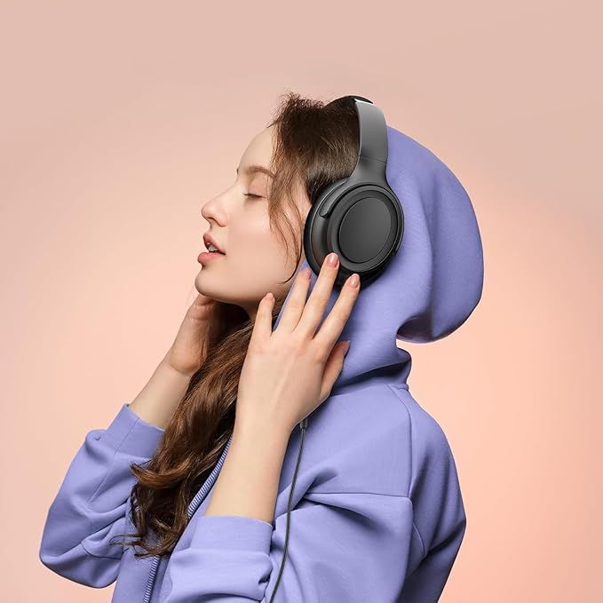 Wired Over-Ear Headphones with USB C Connector, Hi-Fi Stereo Sound, Noise-Isolating Ear Cups, Comfortable Fit for USB C Devices (with Bag, Black)