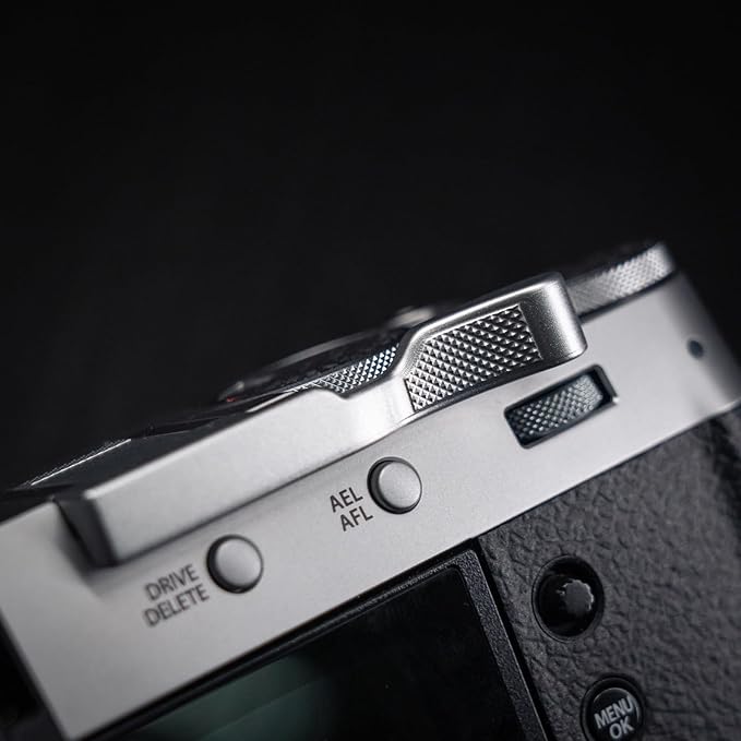 Metal Thumb Up Grip for Fujifilm Fuji X100VI Camera, Hot Shoe Thumb Rest Support Grip ，Exclusive Vintage Anti-Slip Pattern, Enhance The camera's Grip Feel (Silver)