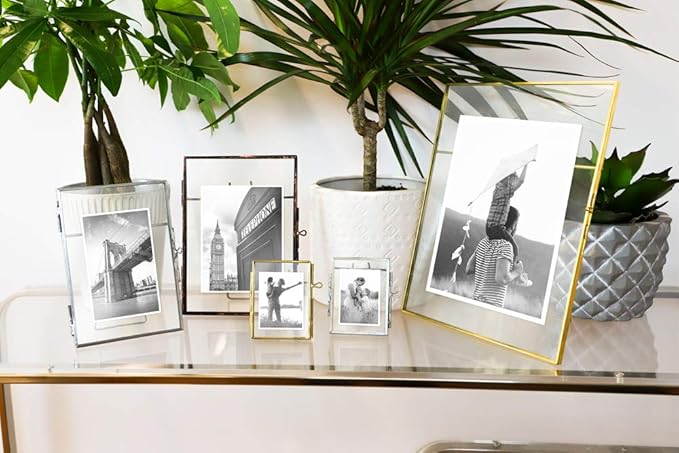 Isaac Jacobs 4x6, Antique Bronze, Vintage Style Brass and Glass, Metal Floating Picture Frame (Horizontal) with Locket Closure, for Photos, Art, More, Tabletop Display (4x6 Antique Bronze)