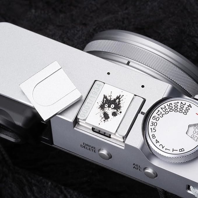Camera Metal Hot Shoe Cover Protector Cap Cute Compatible for Fujifilm X100VI X100V X-M5 X-E5 X-T4 X-T3 for Leica Q Q3 (Cat)