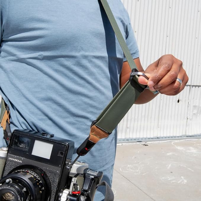 Peak Design Slide Lite Camera Strap, Coyote, Configurable as a Sling, Neck or Shoulder Strap, Quick Release and Connection, Smooth and Grippy Side, Camera Straps for Photographers, 200 lb Capacity