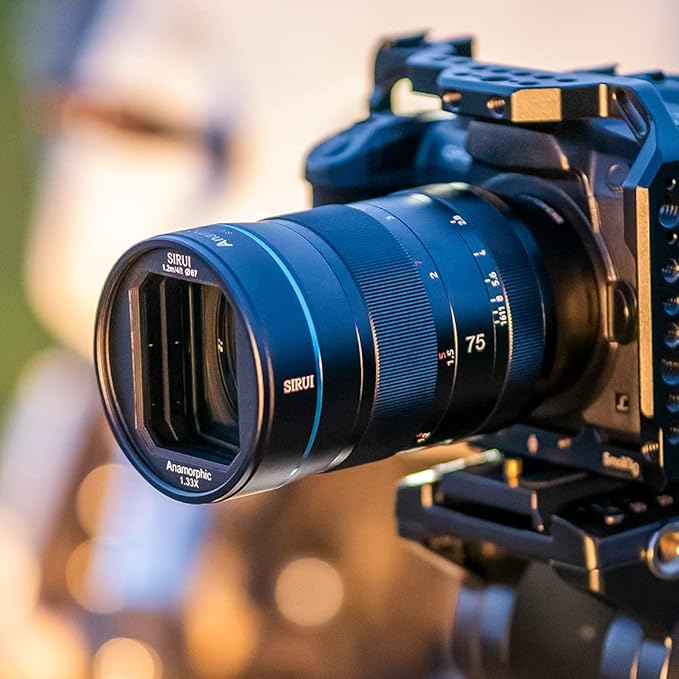 SIRUI 75mm F1.8 1.33X APS-C Anamorphic Lens for E Mount, Blue Flare