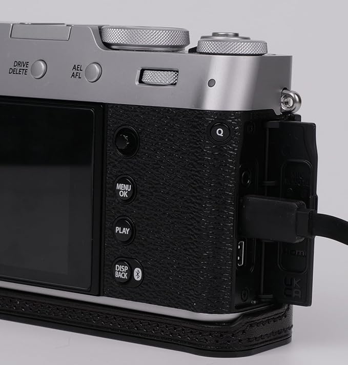 Uchandmade Genuine Leather Camera Half Case for Fujifilm X100VI - Top Layer Cowhide Body + Metal Base Plate - Hand Shank Free Design (Black2)