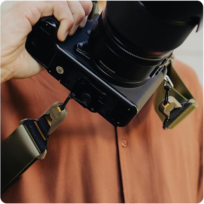 Peak Design Anchor Connectors, Black 4-Pk, Attachments Fit Any Camera Strap, Low Profile, Super Quick and Secure Connections, Easily Attach to Cameras, Binoculars and More, 200 lb Capacity