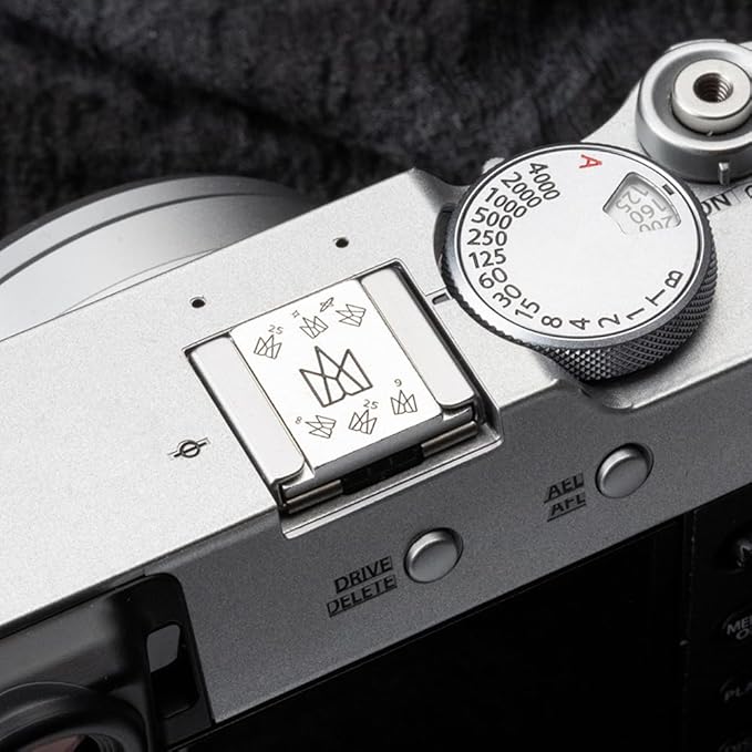 Crown Pattern Camera hot Shoe Cover for FUJIFILM X100VI X100V X-M5 X-E5 X-Half,for Nikon D750 D610 Z7 Z5 Z6 Z50 Z30 (Aluminum Alloy-Hot Shoe Cover02)