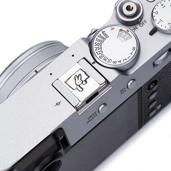 Camera Metal Hot Shoe Cover Protector Cap Cute Compatible for Fujifilm X100VI X100V X-M5 X-E5 X-T4 X-T3 for Leica Q Q3 (Rabbit)