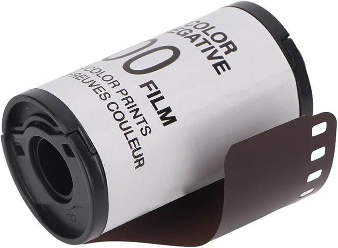 8 Sheets 35mm ISO200 Color Film, Camera Color Film 135, High Definition Wide Exposure High Contrast, Vintage Style Color Print Film for Photography, Suitable for 135 Camera