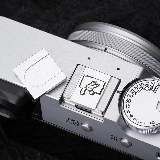 Camera Metal Hot Shoe Cover Protector Cap Cute Compatible for Fujifilm X100VI X100V X-M5 X-E5 X-T4 X-T3 for Leica Q Q3 (Rabbit)