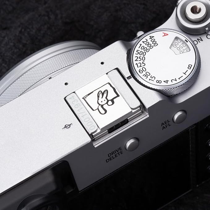 Camera Metal Hot Shoe Cover Protector Cap Cute Compatible for Fujifilm X100VI X100V X-M5 X-E5 X-T4 X-T3 for Leica Q Q3 (Rabbit)