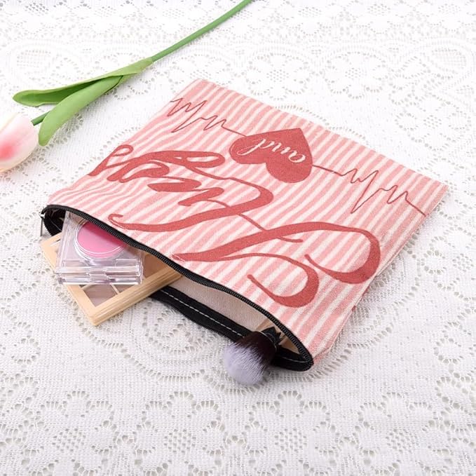 Valentines Day Gift Cosmetic Bag Travel Bag for Cosmetics with Hearts Hug Makeup Bag Pouch Romantic Gifts for Anniversary Toiletry Pouch Gf Presents for Birthday Fiancee Girlfriend Wife Gifts Ideas