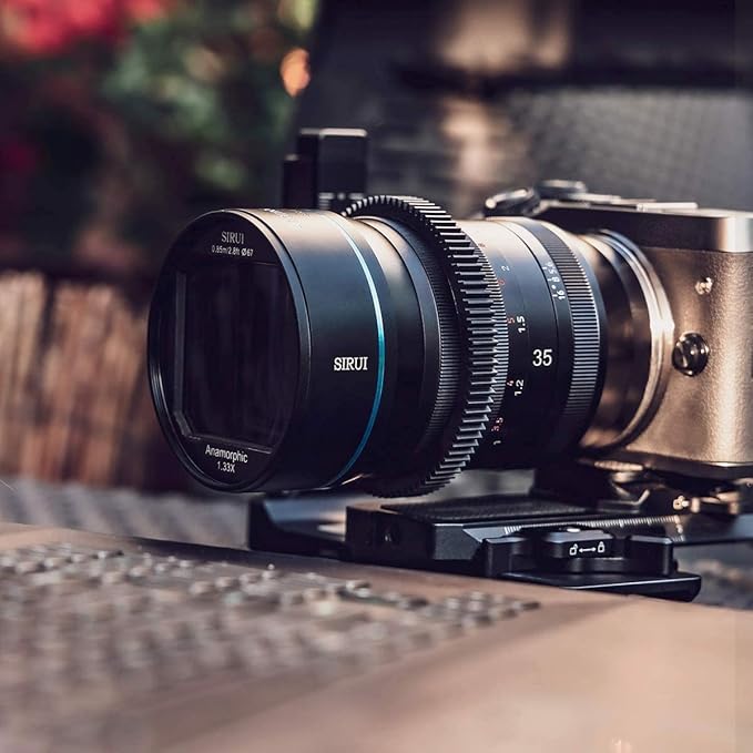 SIRUI 35mm Anamorphic Lens F1.8 1.33X APS-C Cinema Lens for M4/3 Mount(SR-35M)