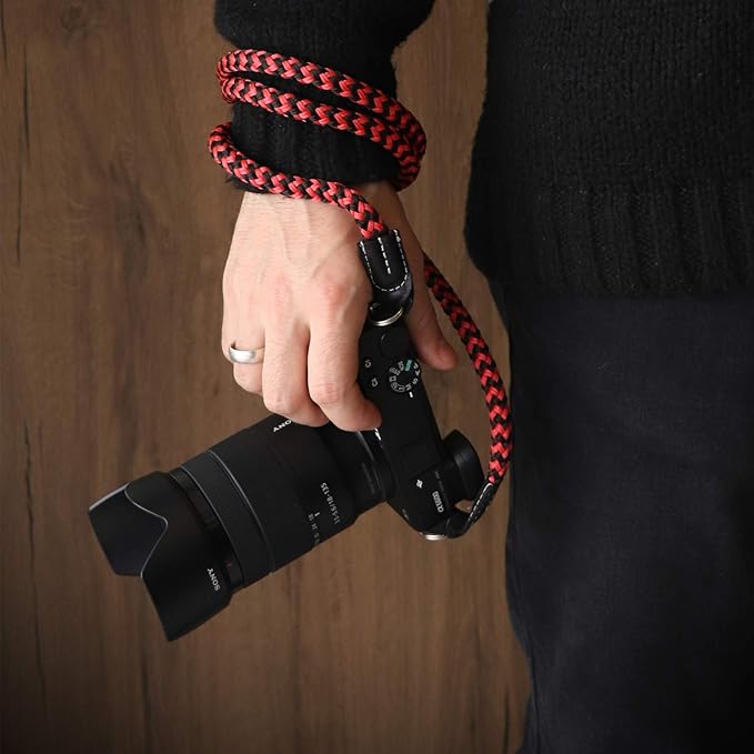 MegaGear SLR, DSLR Sierra Series Genuine Leather Camera Shoulder or Neck Strap