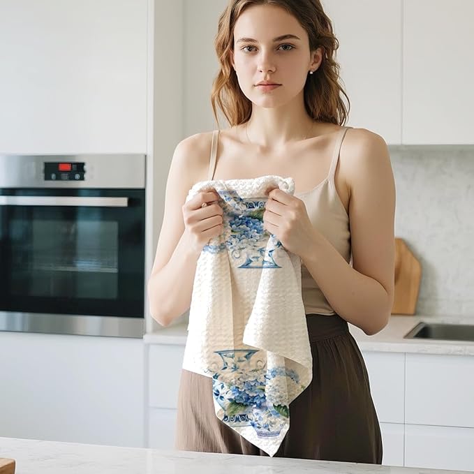 2Pcs Blue and White Porcelain Chinoiserie Kitchen Towels 24x14 Inch, Hydrangea Floral Dish Towels Tea Towels for Kitchen Bathroom Decor, Absorbent Microfiber Dish Cloth, Grand Millenial Decor