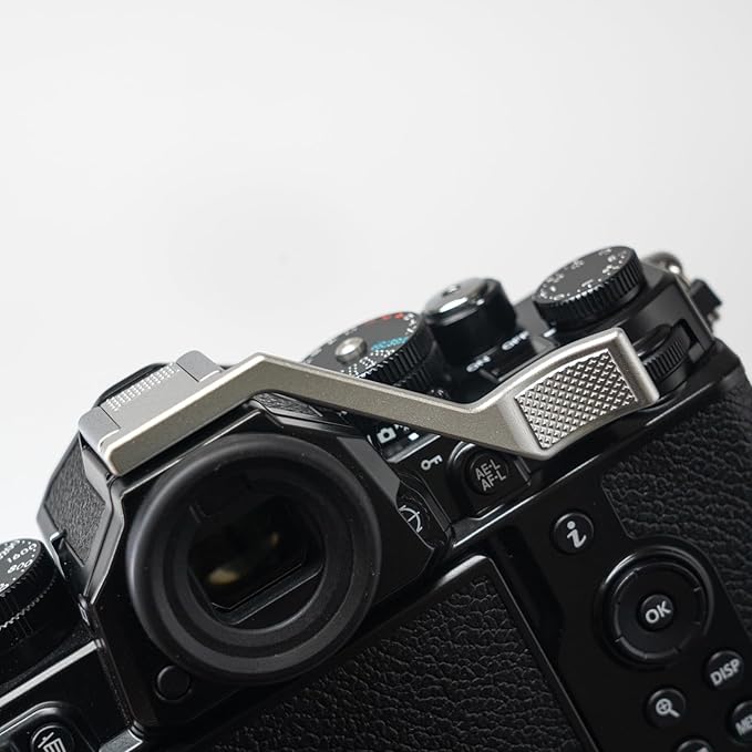 Metal Thumb Up Grip for Nikon Zf Camera, Hot Shoe Thumb Rest Support Grip ，Exclusive Vintage Anti-Slip Pattern, Enhance The camera's Grip Feel (Silver)