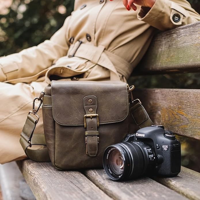 MegaGear Genuine Leather Camera Messenger Bag Mirrorless Portable electronic device cover