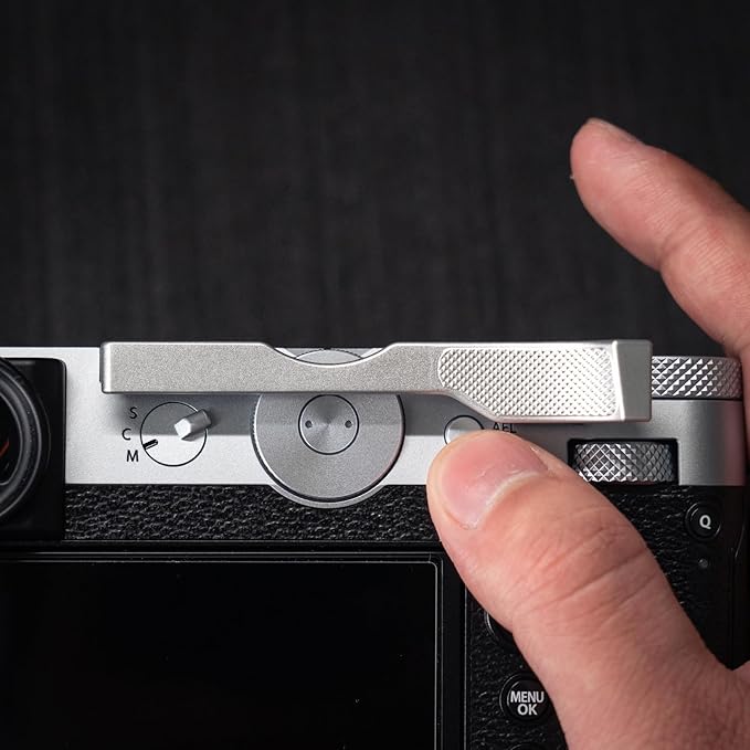 Thumb Up Grip ，Compatible with Fujifilm Fuji GFX100RF Camera, Hot Shoe Thumb Rest Support Grip ，Original all-aluminum retro diamond engraving technology | Improves shooting stability (SilverA)