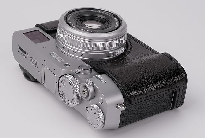 Uchandmade Genuine Leather Camera Half Case for Fujifilm X100VI - Top Layer Cowhide Body + Metal Base Plate - Hand Shank Free Design (Black2)