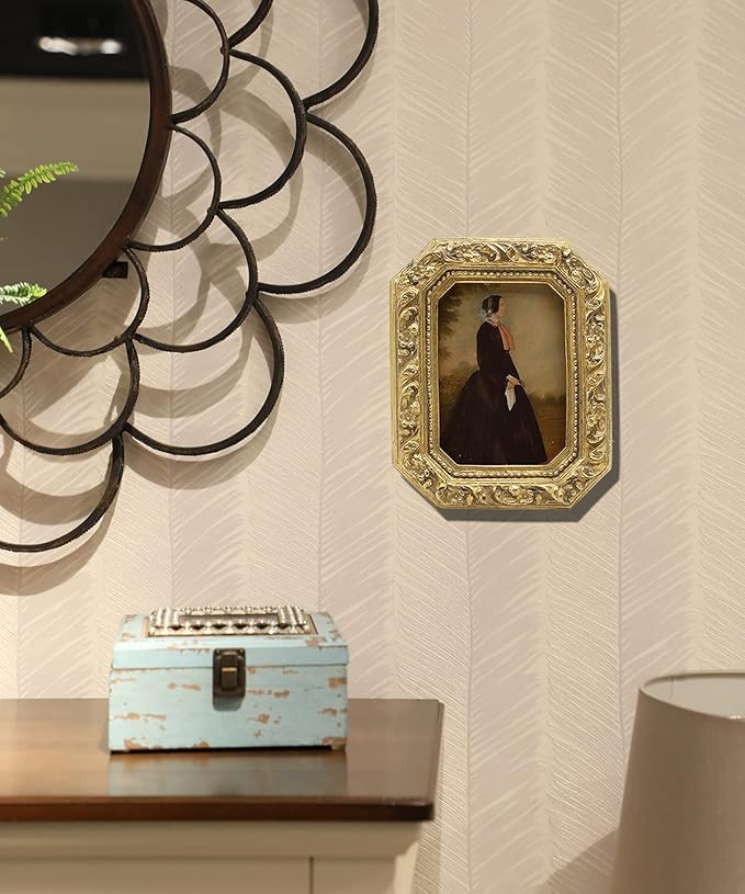 2.5x3.5 Small Vintage Picture Frame, Mini Antique Ornate Gold Photo Frame, Tiny Retro Octagon frame, for Tabletop and Wall Display, Old Fashioned Photo Gallery Art Decor