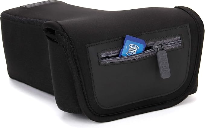 USA Gear Compact Mirrorless & DSLR Camera Sleeve - Lens Attached (Zoom) - Neoprene, Belt Loop Pocket - Fits Small Cameras up to 6.25 x 3 x 8.5 in - Compatible with Canon Sony Nikon Fujifilm