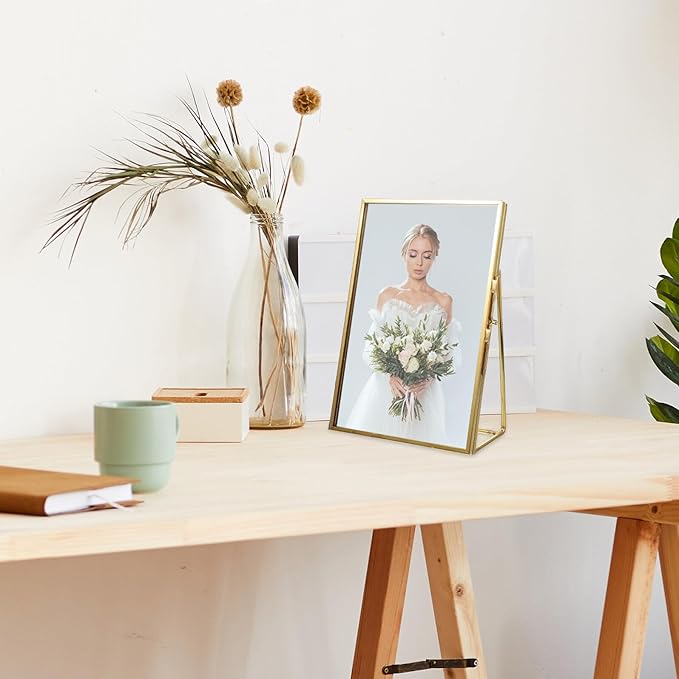 Brass Glass Picture Frame 6-inch Vintage Photo Display Stand Tabletop Holder for Pressed Flowers and Artwork Home Décor