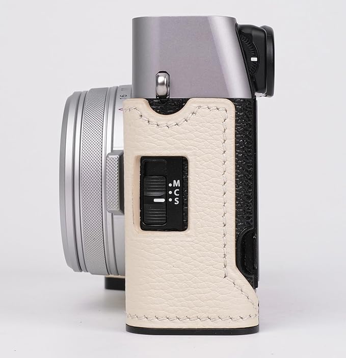 Camera Case for Fujifilm X100VI,UChandmade Genuine Leather Camera Half Case for Fujifilm X100VI - Top Layer Cowhide Body Metal Base Plate Hand Shank 3-in-1 Design (Creamy White)