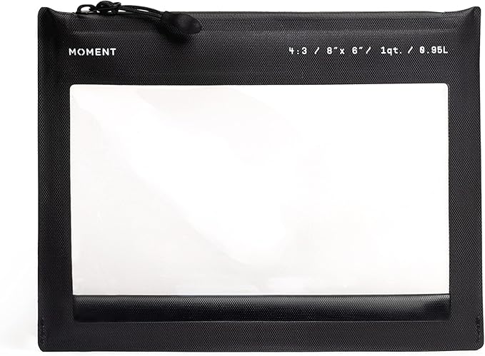 Moment Clear Reusable Travel Film Pouch (1L) - Waterresistant to Carry 35mm and 120 film.