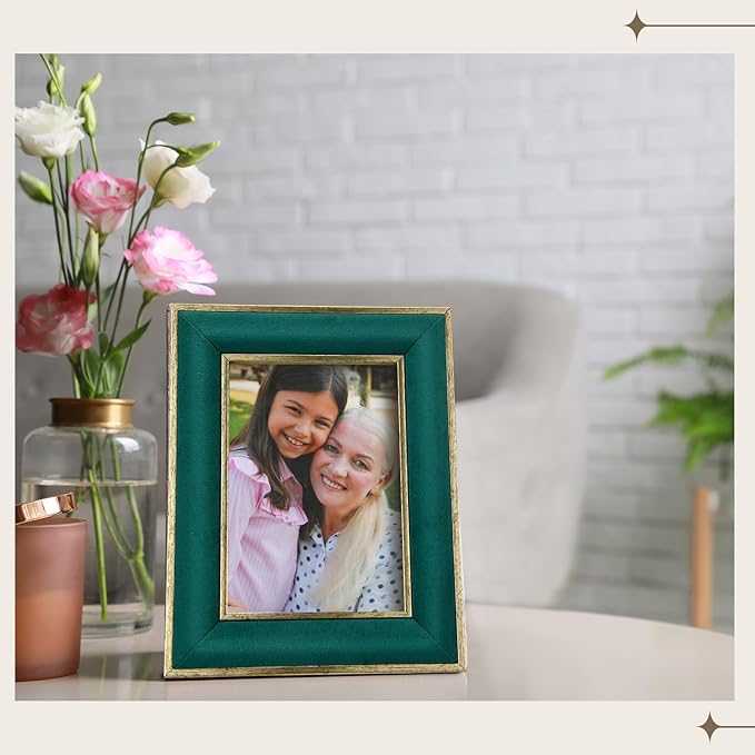 Kathfly 2 Pcs Green Velvet Picture Frame 4 x 6 Inch Vintage Photo Frame with Gold Metal Edge Horizontal & Vertical Mount for Poster Artwork Puzzles Tabletop Wall Display Christmas Home Office Decor
