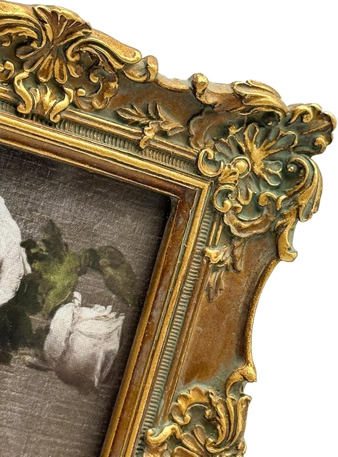 CISOO 2.5x3.5 Vintage Small Picture Frame, Antique Ornate Bronze Gold Wallet Size Photo Frame, for Table Top and Wall Display, Decorative Floral Design Retro Home Decor, Photo Gallery Art