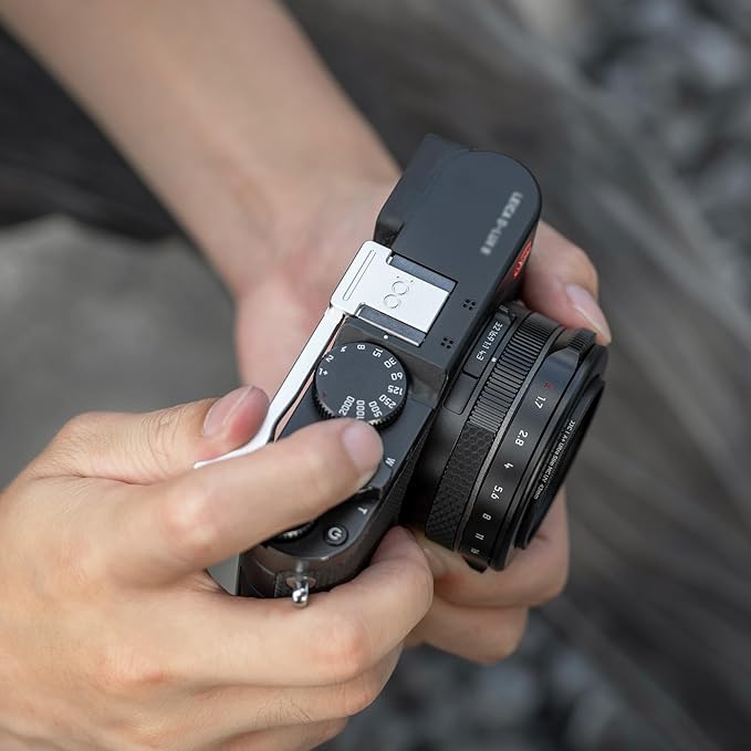 D-LUX8 DLUX8 Thumb Up Grip, Aluminum Alloy Thumb Grip for Leica D-LUX8, with Hot Shoe Cover Protector Thumb Rest Support Holder, Not Affect The Use of D-LUX8 Camera Buttons, D-LUX 8 Accessories-Silver