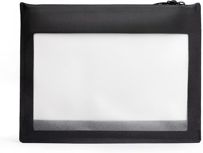 Moment Clear Reusable Travel Film Pouch (1L) - Waterresistant to Carry 35mm and 120 film.