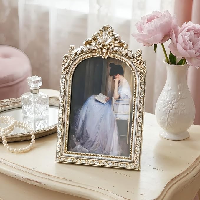 Cuspin Vintage 4x6 Picture Frame Silver, Ornate Arched Resin Photo Frame with Glass Front, Elegant Decorative Frames for Wall Hanging or Tabletop Display, Home Office Wedding Decor