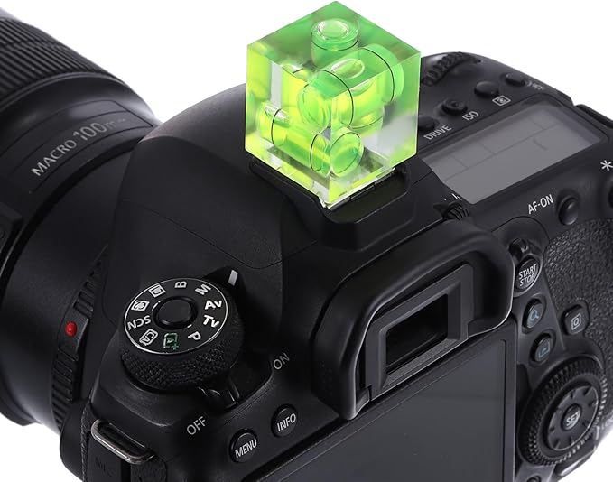 PATIKIL Camera Hot Shoe Cover Level, 2 Pcs 3 Axis Hot Shoe Bubble Spirit Level Standard Flashlight Protector Compatible for Nikon for Fujifilm for Pentax Universal DSLR/SLR Camera, Green