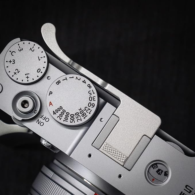 Thumb Up Grip ， Compatible with Fujifilm Fuji X-E5 XE5 Camera, Hot Shoe Thumb Rest Support Grip ，Original all-aluminum retro diamond engraving technology | Improves shooting stability (Silver)
