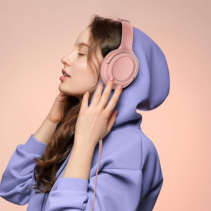 Wired Over-Ear Headphones with USB C Connector, Hi-Fi Stereo Sound, Noise-Isolating Ear Cups, Comfortable Fit for USB C Devices (with Bag, Gold)