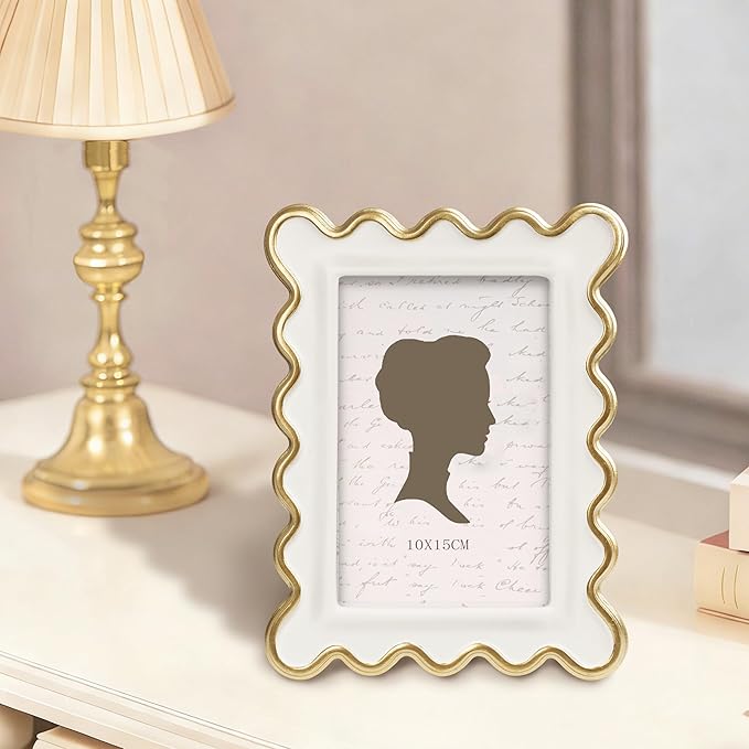 AELS 4x6 Inch Vintage Scalloped Picture Frame, Cream Whte and Gold Mid Century Modern Antique Photo Frames with Glass Front, Photo Display, Tabletop Wall Hanging, Gift Ideas
