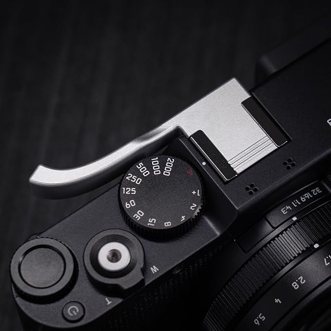 Metal Thumb Up Grip for Leica D-LUX8 DLUX8 Camera, Hot Shoe Thumb Rest Support Grip ，Exclusive Vintage Anti-Slip Pattern, Enhance The camera's Grip Feel (Silver)