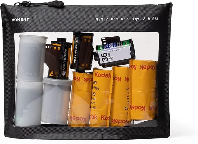 Moment Clear Reusable Travel Film Pouch (1L) - Waterresistant to Carry 35mm and 120 film.